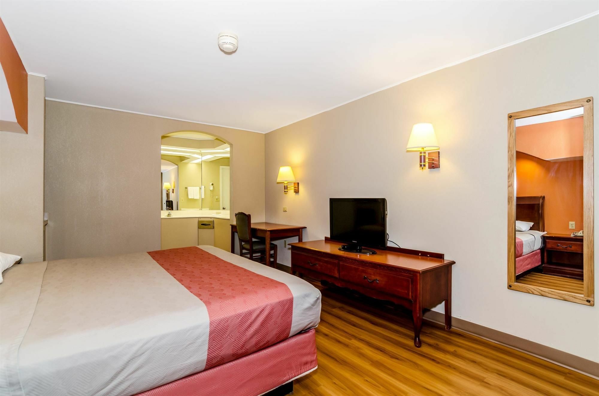 Motel 6-Newark, De Kültér fotó