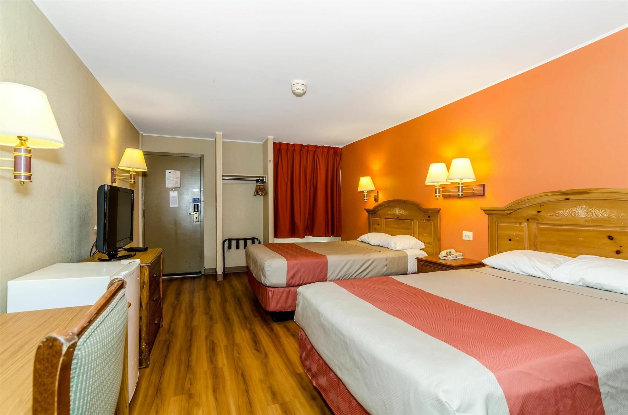 Motel 6-Newark, De Kültér fotó