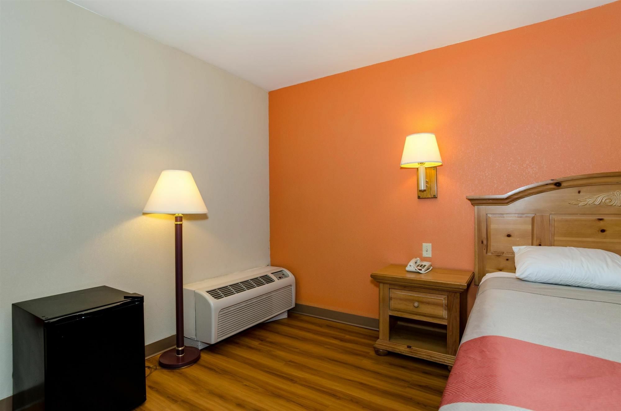 Motel 6-Newark, De Kültér fotó