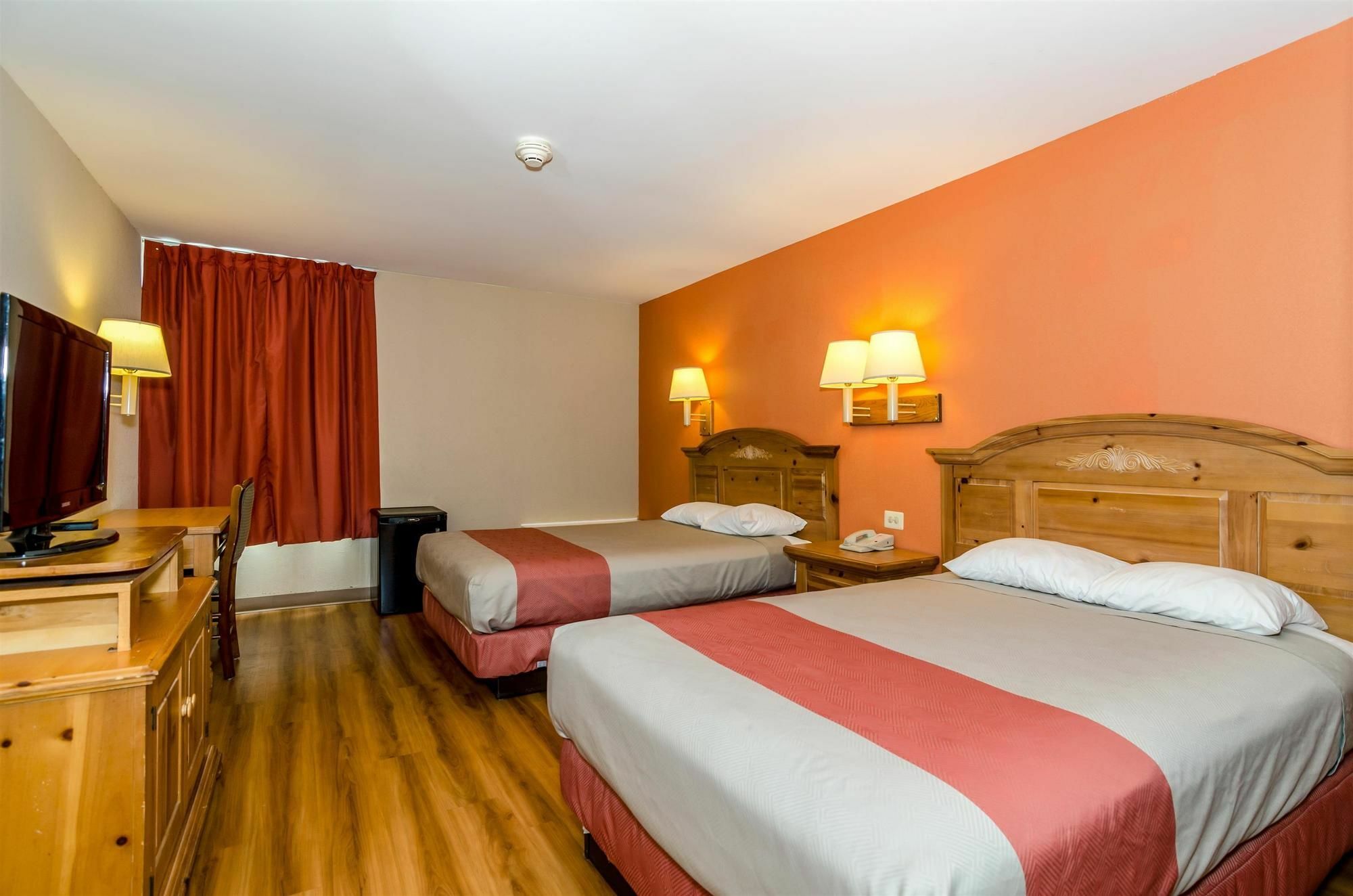 Motel 6-Newark, De Kültér fotó