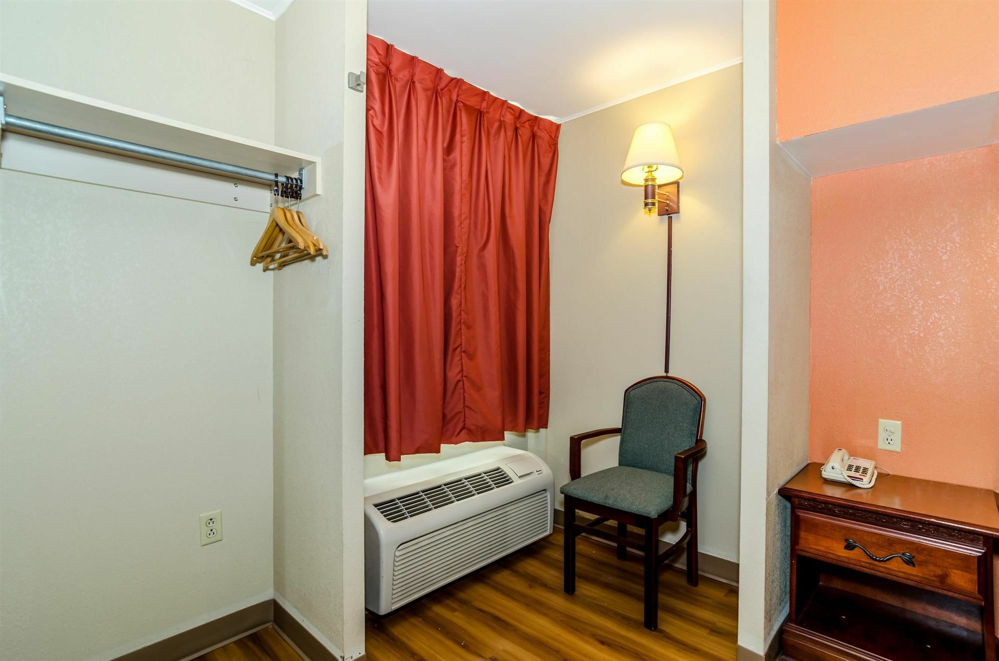 Motel 6-Newark, De Kültér fotó
